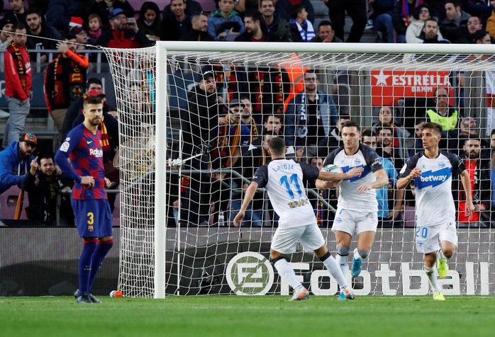 Nhận cúp xuất sắc nhất tháng, Messi lập kỳ tích ghi bàn độc nhất năm  - Ảnh 5.