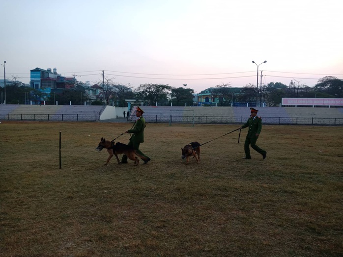 Xét xử lưu động vụ án vụ án nữ sinh giao gà ở Điện Biên bị hiếp dâm, sát hại - Ảnh 13.