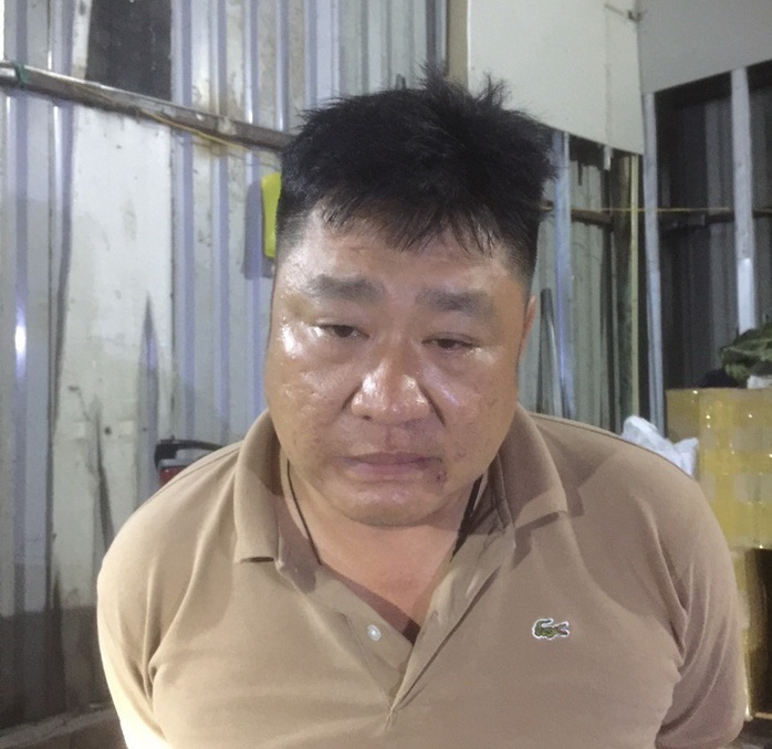 Khởi tố 4 bị can buôn lậu quá cảnh từ Sân bay Tân Sơn Nhất - Ảnh 1.