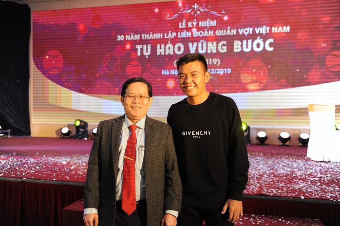 Lý Hoàng Nam nhận bằng khen của Thủ tướng Nguyễn Xuân Phúc, được đầu tư 2 tỉ đồng - Ảnh 3.
