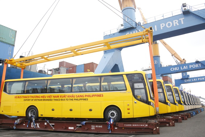 THACO xuất lô hàng xe bus thương hiệu Việt đầu tiên sang Philippines - Ảnh 1.