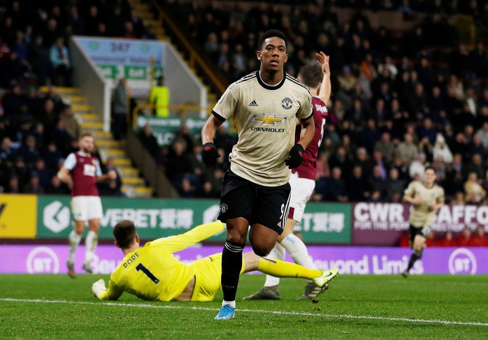 Chủ nhà Burnley tặng quà, Man United vào Top 5 - Ảnh 4.