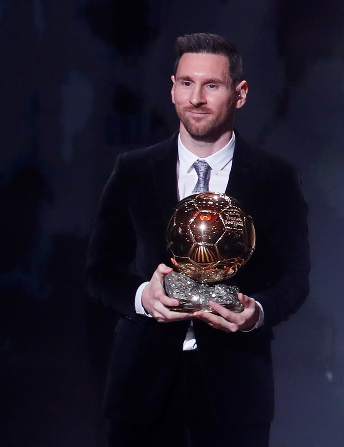 Lionel Messi lưu danh lịch sử với Quả bóng vàng thứ 6 - Ảnh 5.