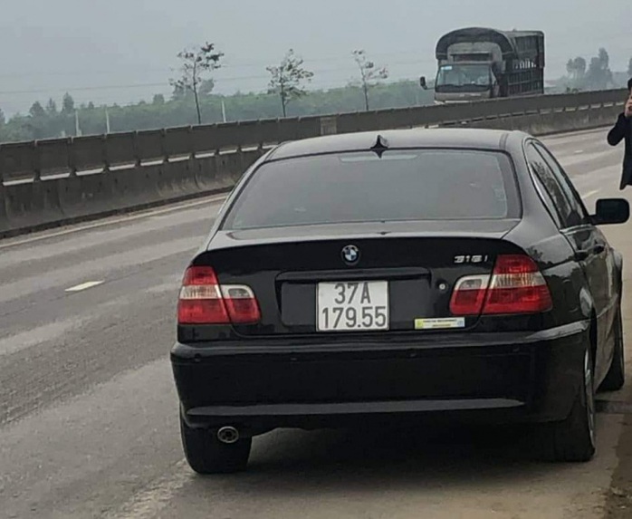 Vi phạm luật giao thông, người đi xe BMW trình giấy tờ báo chí giả để xin xỏ - Ảnh 3.