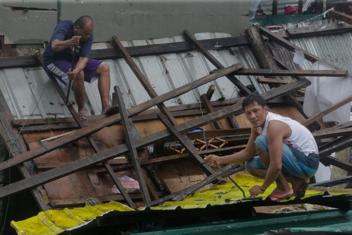 Bão Kammuri rời Philippines, hướng ra biển Đông - Ảnh 4.