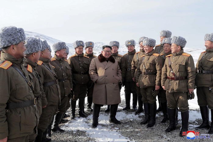 Lãnh đạo Triều Tiên cưỡi bạch mã trong khung cảnh đẹp khó cưỡng - Ảnh 6.