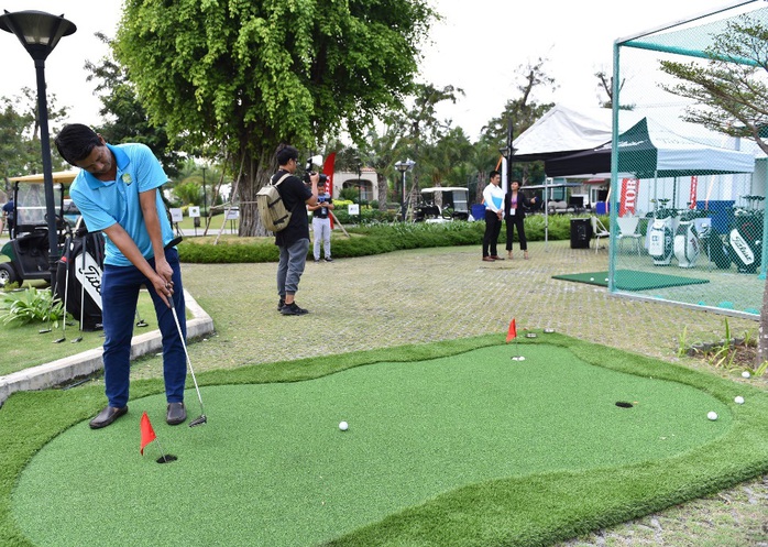 Khó lý giải sức hút trong 2 ngày đầu diễn ra Novaland Expo - Ảnh 2. Khó lý giải sức hút trong 2 ngày đầu diễn ra Novaland Expo - Ảnh 2.