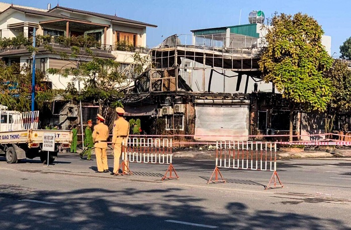 Vụ cháy nhà hàng lẩu ở Vĩnh Phúc: 4 người tử vong đều còn rất trẻ - Ảnh 1.