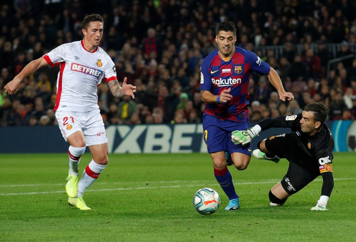 Nghi gian lận thi quốc tịch, Luis Suarez lỡ cơ hội gia nhập Juventus - Ảnh 1.