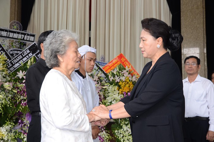 Chủ tịch Quốc hội đến viếng bà Nguyễn Thị Thu - Ảnh 2.
