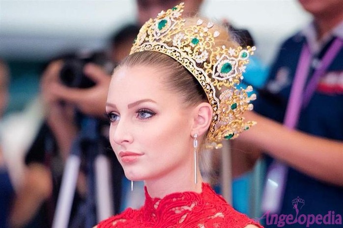 Hoa hậu Hòa bình Quốc tế 2015 bị truất ngôi - Ảnh 2.