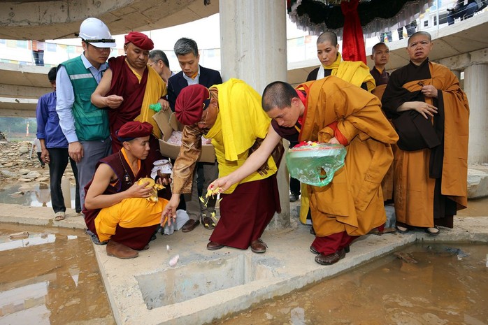 Vạn người dự đại lễ cầu an, cầu siêu tại Đại Bảo Tháp Mandala Tây Thiên - Ảnh 3.