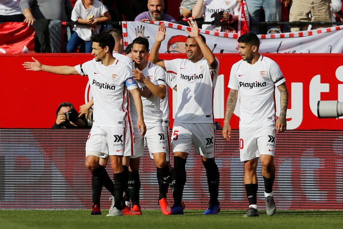 Messi lập siêu phẩm, Barcelona đại thắng Sevilla, cảnh báo La Liga - Ảnh 2.