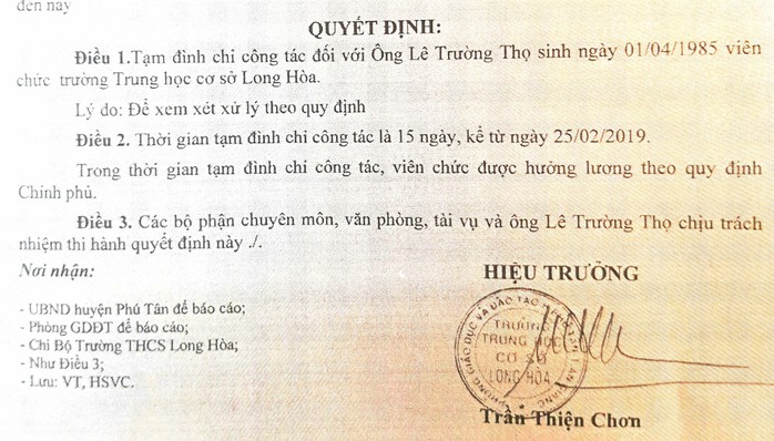 Thầy giáo bị tố đánh vẹo cột sống học sinh lên tiếng - Ảnh 1.