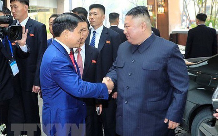 [Clip] Chủ tịch TP Hà Nội đón nhà lãnh đạo Kim Jong-un tại khách sạn Melia - Ảnh 1.