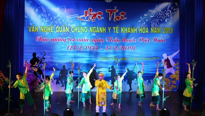 Sôi nổi hội thi tiếng hát ngành Y tế tỉnh Khánh Hòa - Ảnh 1.