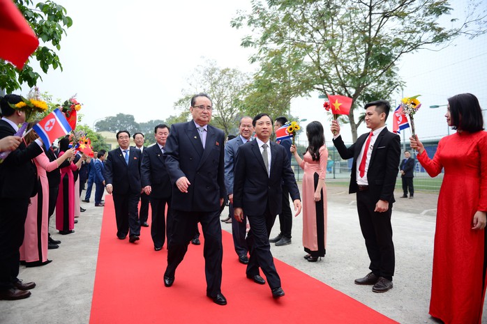 Đến thăm Viettel, lãnh đạo Triều Tiên nói hy vọng có cơ hội giao lưu, hợp tác - Ảnh 1.