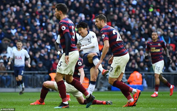 Higuain đại náo Stamford Bridge, Chelsea trở lại đường đua Ngoại hạng - Ảnh 7.