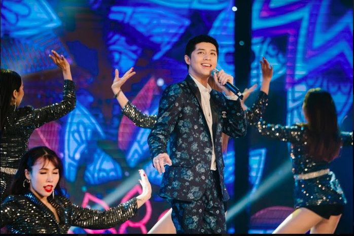 Các tuyển thủ Việt Nam lần đầu xuất hiện trong MV của ca sĩ hai miền Nam – Bắc - Ảnh 3.