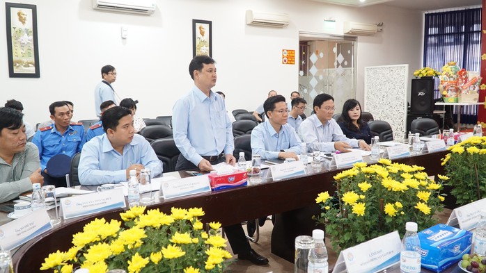 Bộ trưởng Bộ GTVT Nguyễn Văn Thể thăm, chúc Tết CBCNV  Bến xe Miền Đông - Ảnh 4.