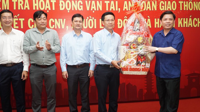 Bộ trưởng Bộ GTVT Nguyễn Văn Thể thăm, chúc Tết CBCNV  Bến xe Miền Đông - Ảnh 5.