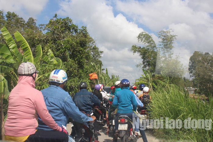 Mùng 2 Tết, khách hành hương đổ xô đến ngôi chùa có tượng Phật Bà cao nhất miền Tây - Ảnh 14.