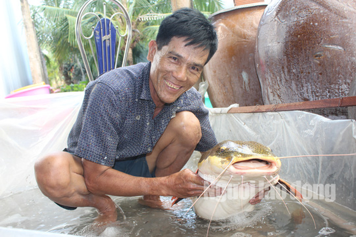 Lão nông Bạc Liêu sở hữu “thủy quái” vùng Amazon nặng 15 kg - Ảnh 1.