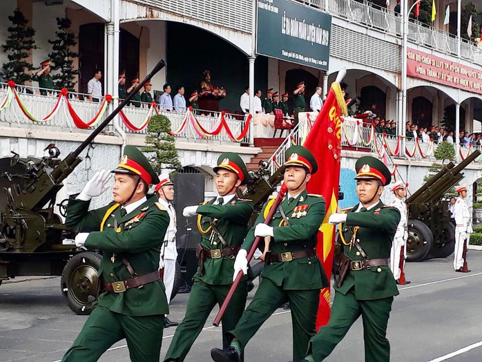 Bí thư Nguyễn Thiện Nhân: Xây dựng TP HCM thành khu vực phòng thủ vững chắc! - Ảnh 2.