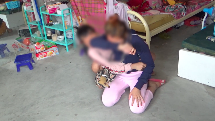 [VIDEO] - Giải cứu bé gái 15 tuổi bị lừa cà phê ôm ép kích dục - Ảnh 2.