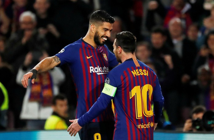 Ronaldo gọi, Messi trả lời với dấu giày trong 4 bàn của Barcelona - Ảnh 6.
