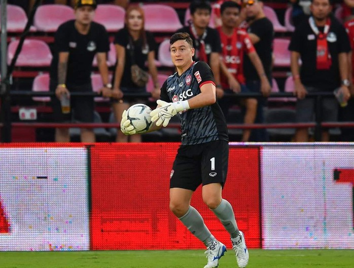 Đặng Văn Lâm 6 trận liên tiếp thủng lưới, Muangthong United chìm xuống chót bảng - Ảnh 2.
