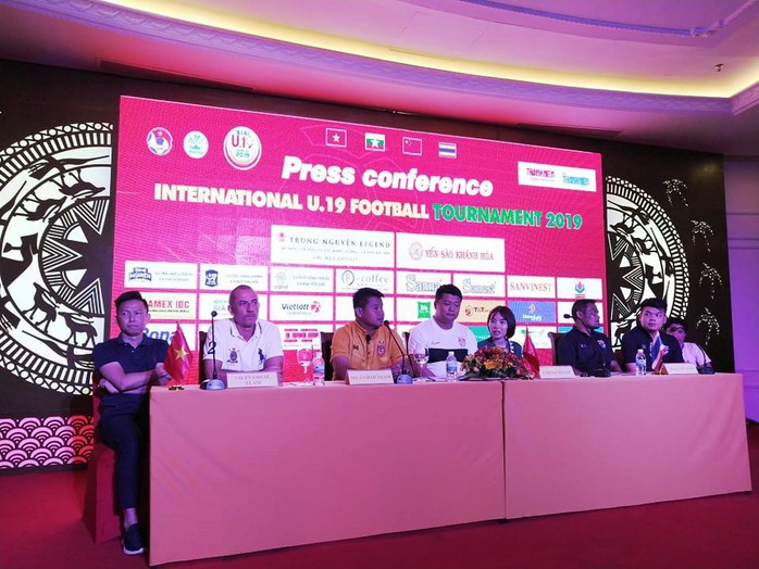 Mở cửa miễn phí tại giải bóng đá U19 Quốc tế tổ chức ở Nha Trang - Ảnh 1.