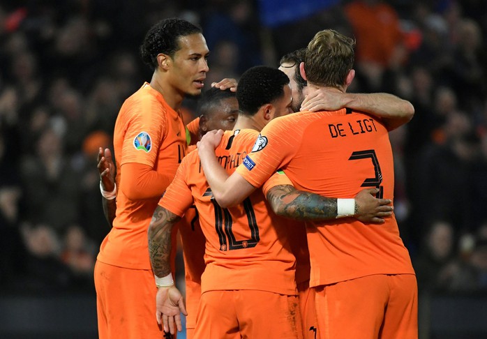 Van Dijk được Liverpool tăng lương kịch trần, mơ Quả bóng vàng - Ảnh 3.