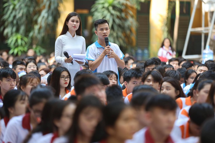 Đưa trường học đến thí sinh 2019 tại TP HCM: Rớt đại học thì phải làm sao? - Ảnh 13.