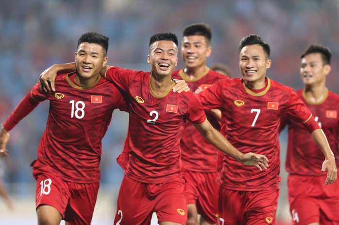 U23 Việt Nam chịu đá cửa dưới để thắng Thái Lan - Ảnh 1.