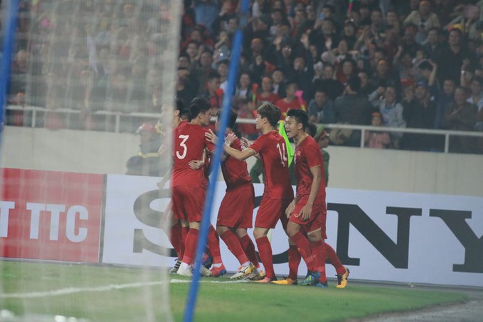Hạ U23 Thái Lan 4-0, U23 Việt Nam trở lại VCK trẻ châu lục - Ảnh 1.