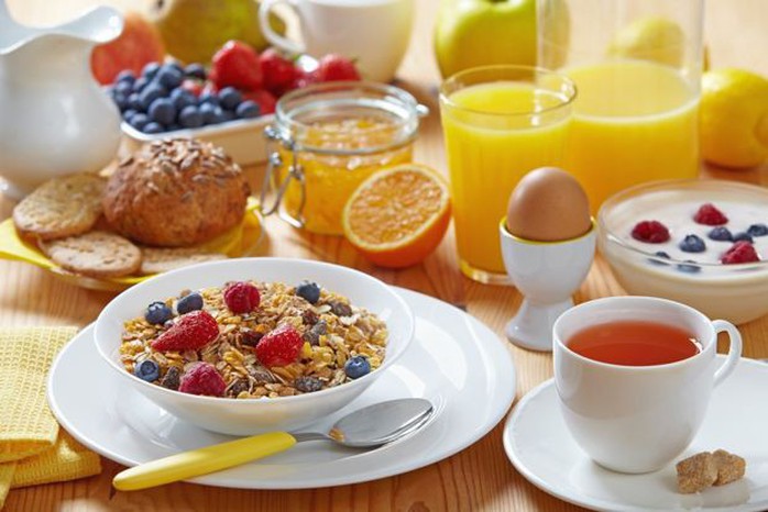 Bất ngờ với cách ăn sáng – ăn tối giúp bạn đẩy lùi ung thư - Ảnh 1.
