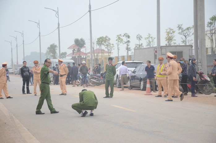 Xác định nguyên nhân ban đầu vụ xe khách tông 7 người đi đưa tang tử vong - Ảnh 3.