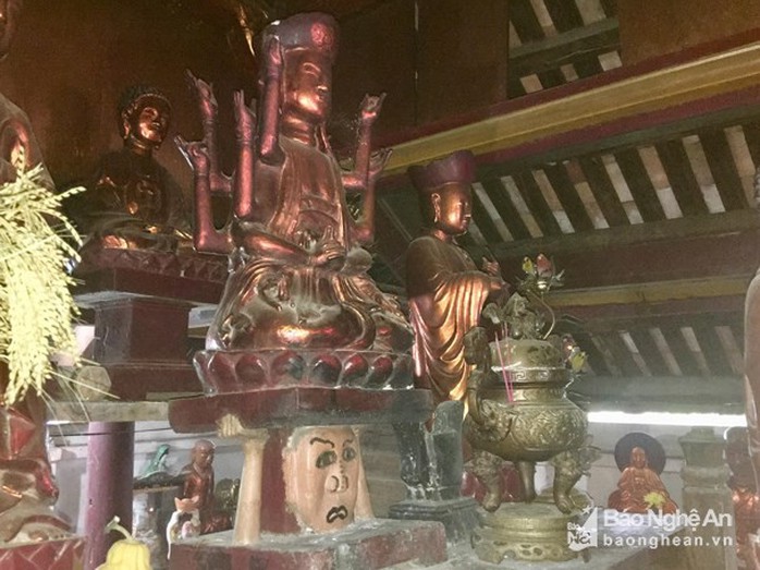 Độc đáo bức tượng “đầu người đội Phật” nghìn năm tuổi - Ảnh 2.