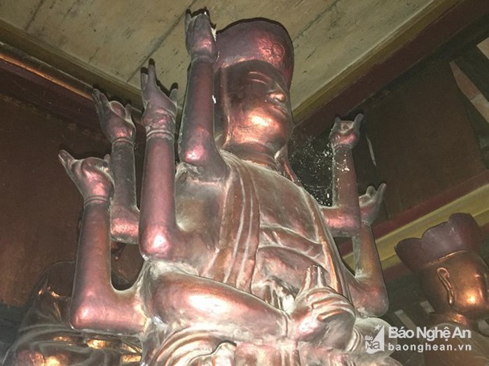 Độc đáo bức tượng “đầu người đội Phật” nghìn năm tuổi - Ảnh 4.