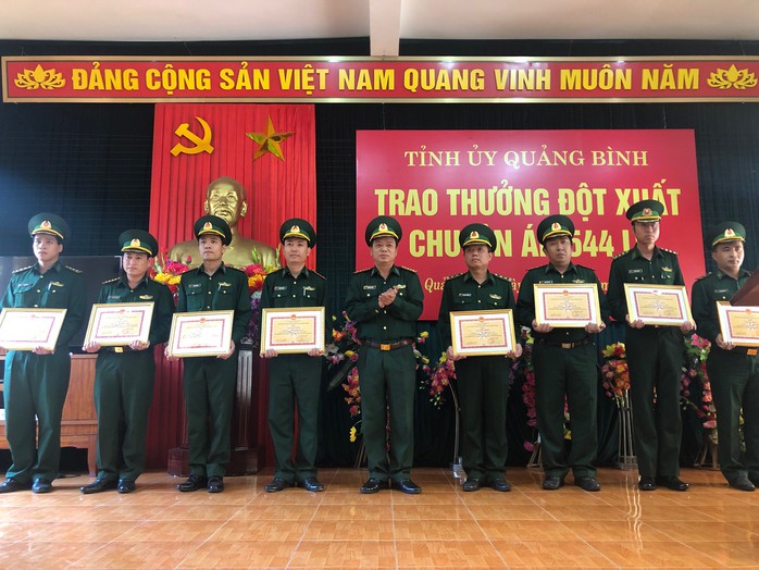 Trao thưởng Ban Chuyên án phá đại án khủng 110.000 viên ma túy - Ảnh 2.