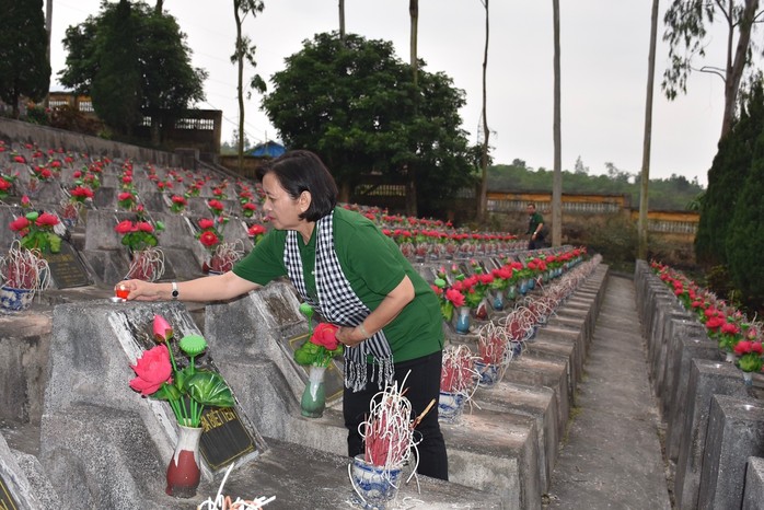 Hành trình về nguồn “Tháng Ba biên giới” của đoàn cán bộ Tuyên giáo, Báo chí, Văn nghệ sĩ TP HCM - Ảnh 3.