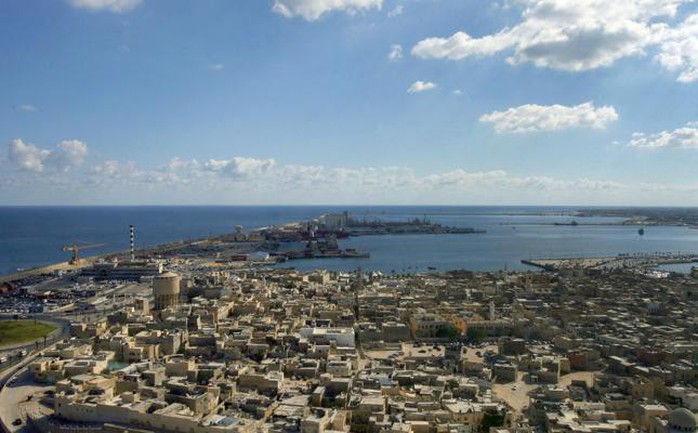 Trung Quốc dòm ngó cảng Lebanon, muốn tái thiết Syria - Ảnh 1.