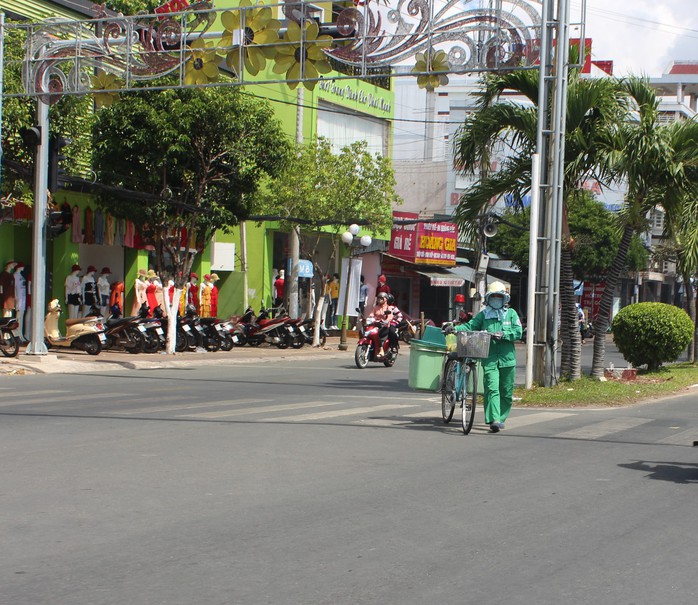  Nhọc nhằn mưu sinh dưới cái nắng như đổ lửa - Ảnh 5.