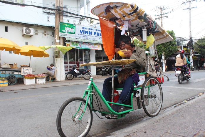  Nhọc nhằn mưu sinh dưới cái nắng như đổ lửa - Ảnh 10.