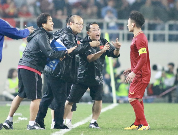 HLV Park Hang-seo chỉ gọi đúng 23 tuyển thủ đi Thái Lan - Ảnh 1.