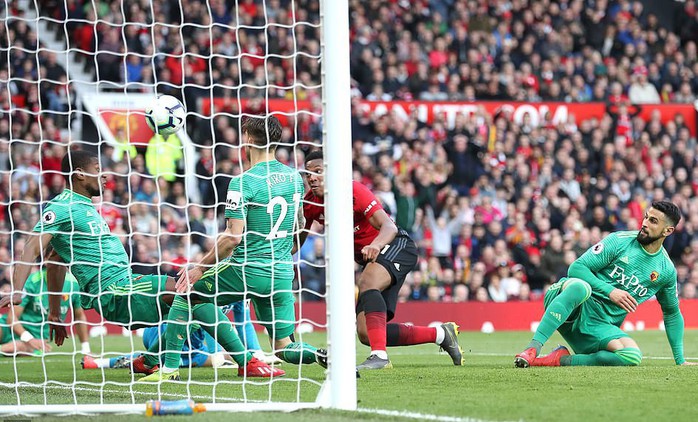 Rashford và Martial tặng quà, HLV Solskjaer hân hoan nhậm chức  - Ảnh 6.