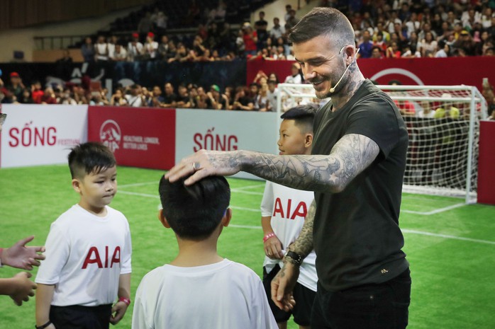 David Beckham giao lưu bóng đá cùng thiếu nhi Việt Nam - Ảnh 4.