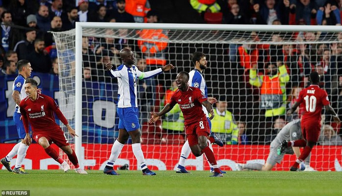 Salah thoát thẻ đỏ, Liverpool thắng dễ Porto ở Anfield - Ảnh 3.
