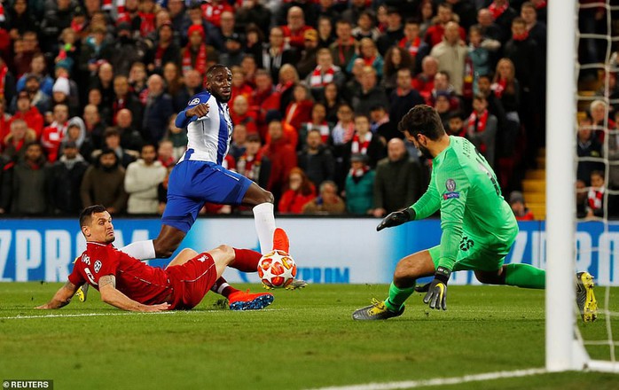 Salah thoát thẻ đỏ, Liverpool thắng dễ Porto ở Anfield - Ảnh 6.